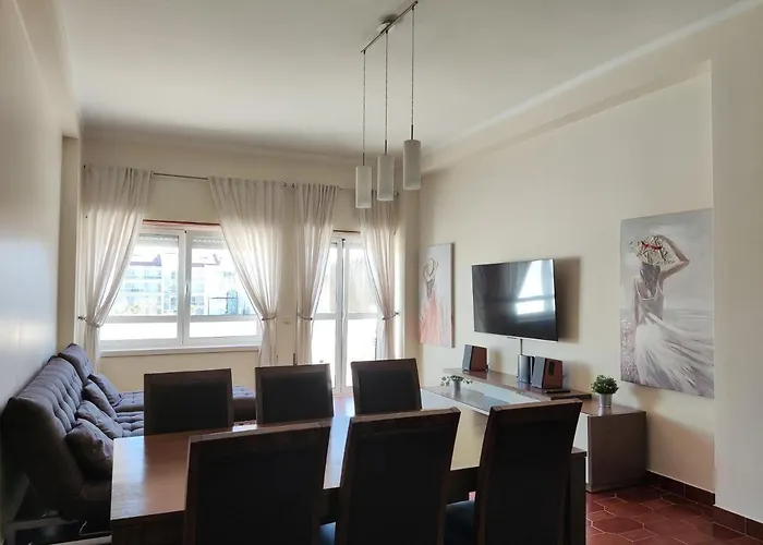 Daire By The Beach! With Large Balcony! *